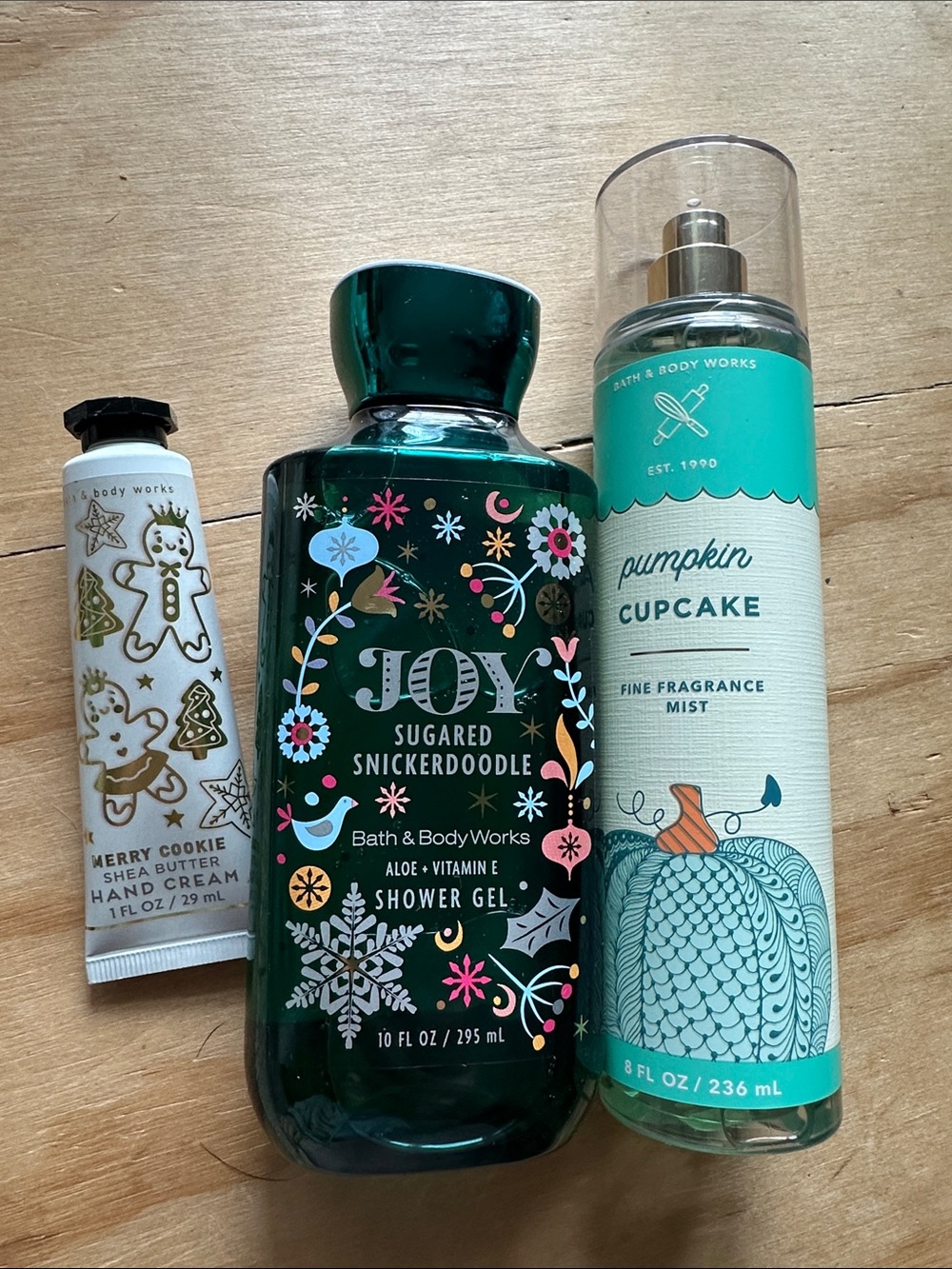 Bath & Body Works Joy Sugared Snickerdoodle Shower Gel - pumpkin cupcake mist